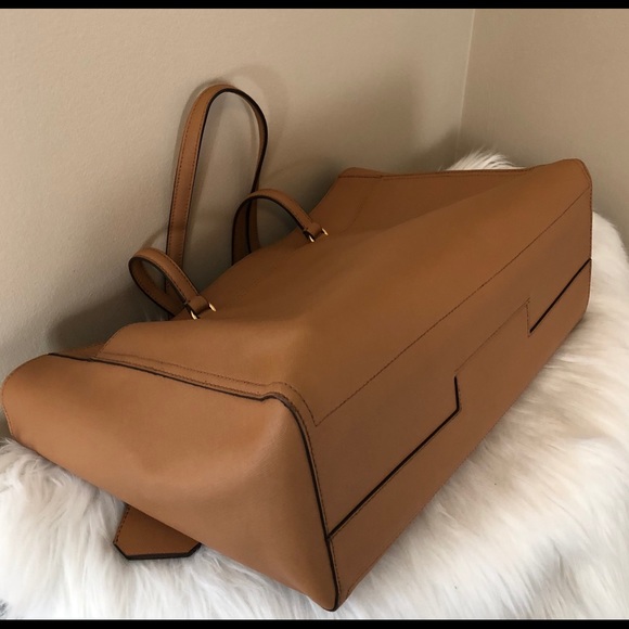 Tory Burch Robinson Tote(shoes sold)used - Picture 7 of 8